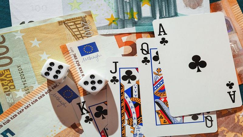 炸金花235|撲克牌、骰子與籌碼 炸金花235|撲克牌、骰子與籌碼